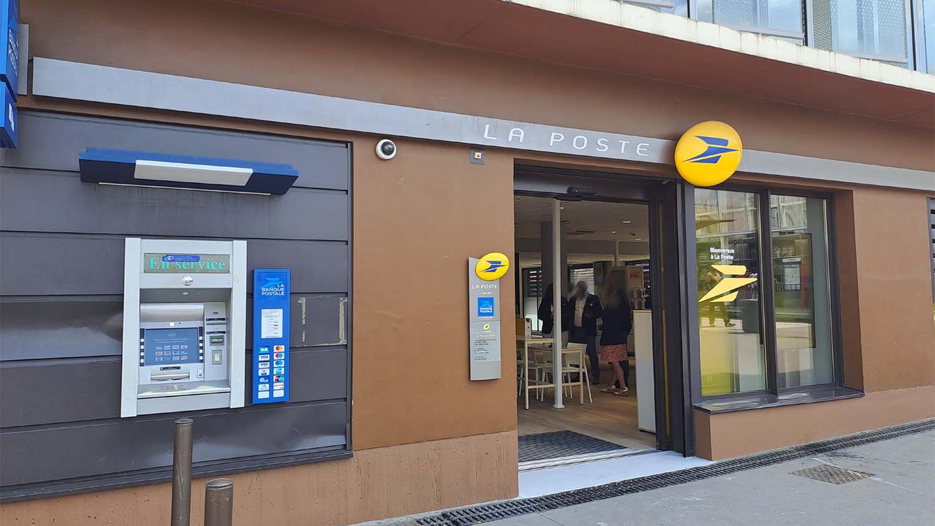 La Poste LE MANS CHASSE ROYALE (72000) - La Poste